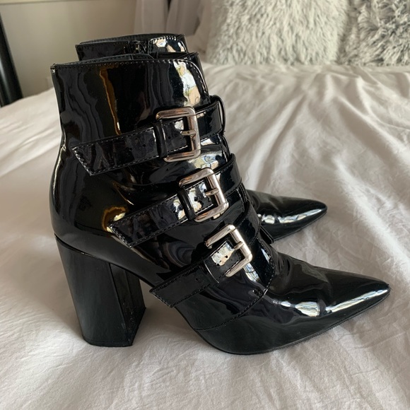 pointed heeled bootie with buckles - Picture 3 of 4